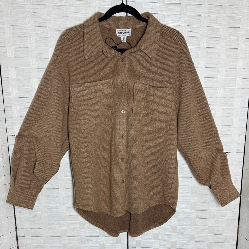 For The‎ Republic Camel Heather Lightweight Button Down Shacket Size Medium